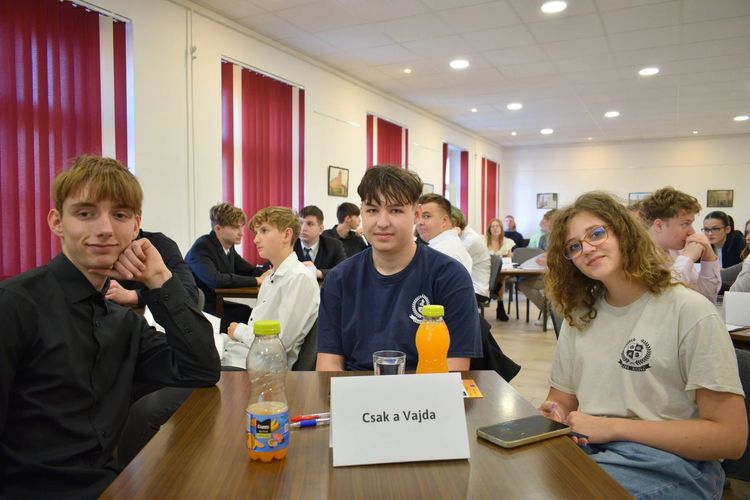 "Csak a Vajda” a döntőben - Időfürkész országos műveltségi vetélkedő